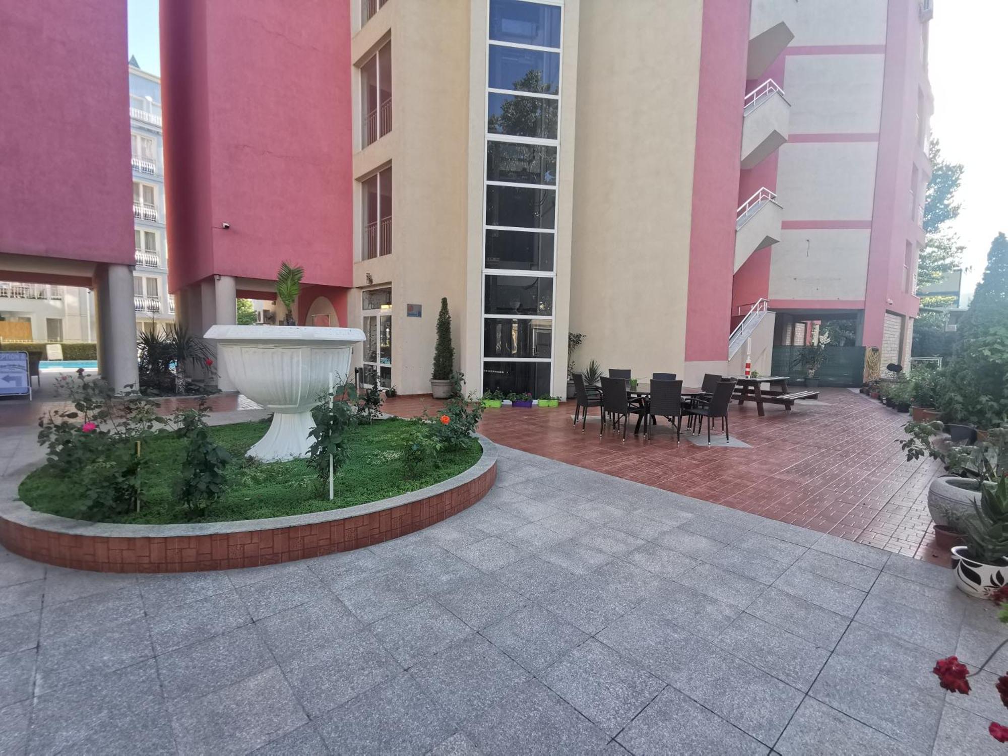 Rose Garden Omax Apartments Sunny Beach Eksteriør billede