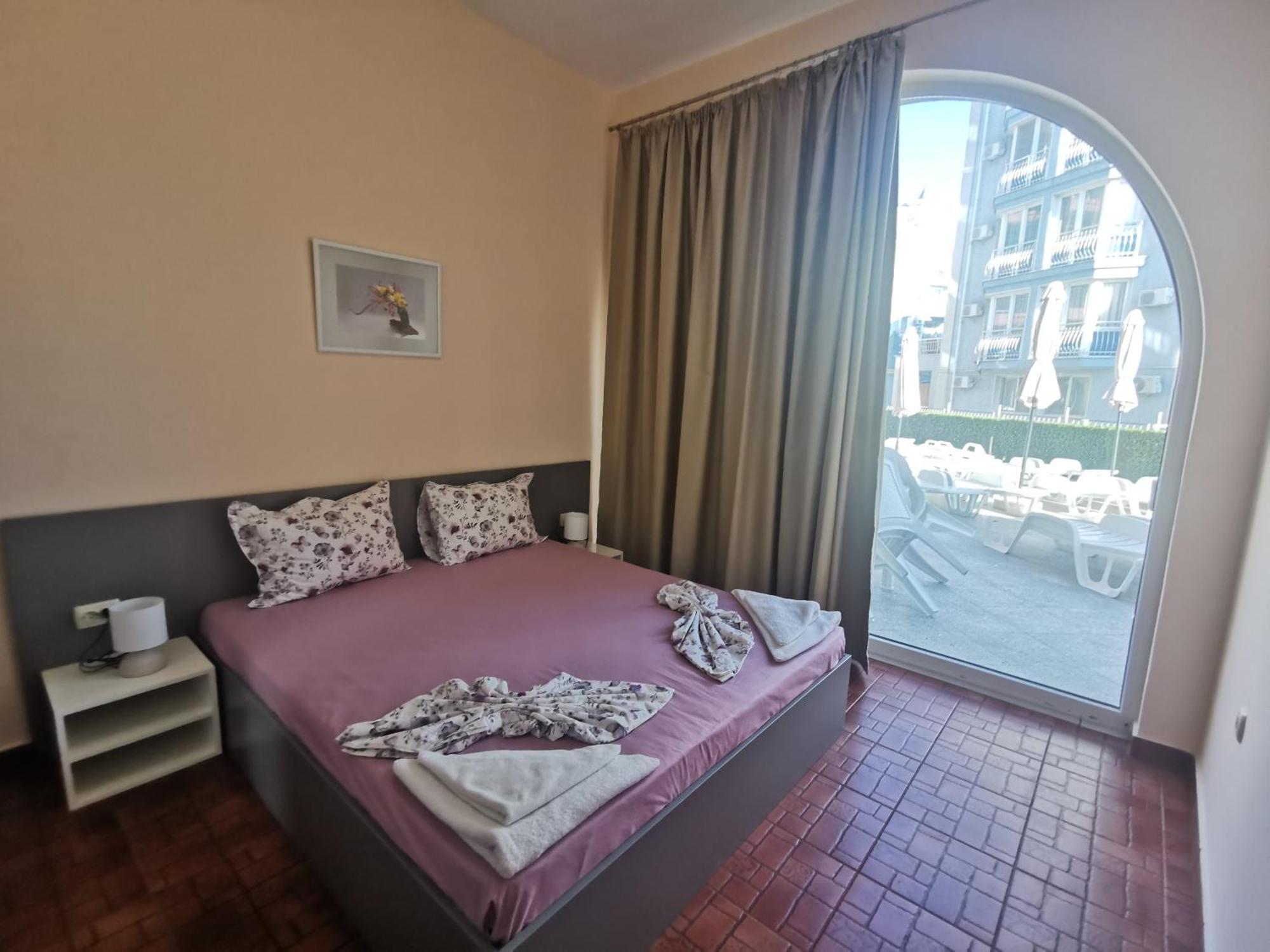Rose Garden Omax Apartments Sunny Beach Eksteriør billede